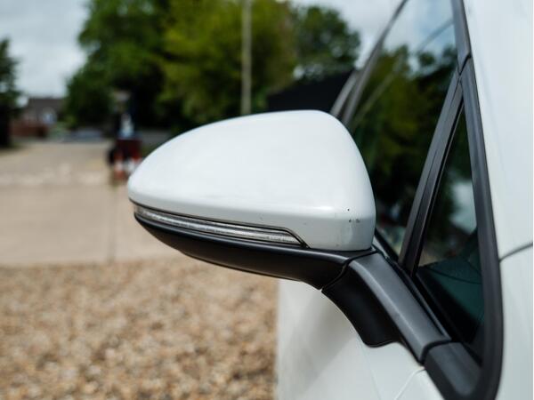 VOLKSWAGEN GOLF GTD S-A - Image 17