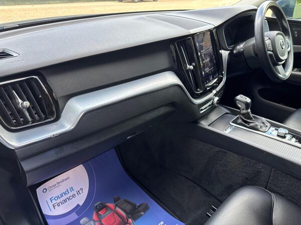 Volvo XC60 2.0 T4 Edition Auto Euro 6 (s/s) 5dr at 28th
