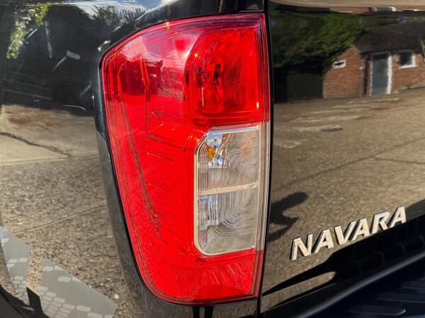 Nissan Navara 2.3 dCi N-Guard 4WD Euro 6 (s/s) 4dr at 44th