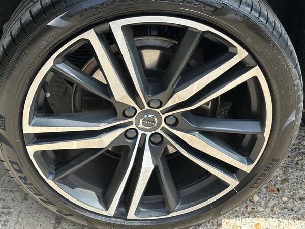 Volvo XC60 2.0 D4 R-Design Pro Auto AWD Euro 6 (s/s) 5dr at 32th