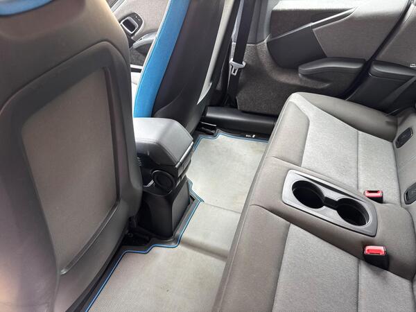 BMW i3 42.2kWh Auto 5dr at 10th