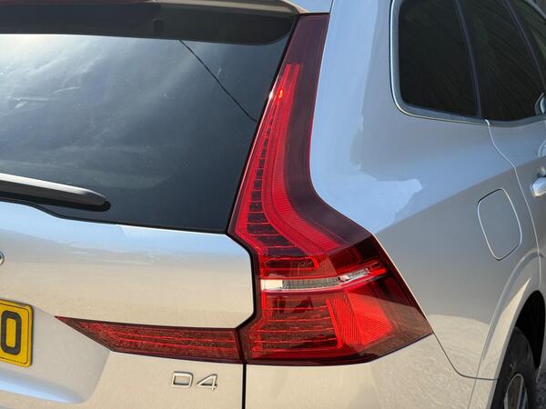 Volvo XC60 2.0 D4 Momentum Auto Euro 6 (s/s) 5dr at 39th