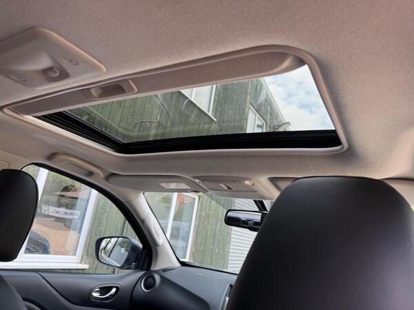 Nissan Navara 2.3 dCi N-Guard Auto 4WD Euro 6 4dr