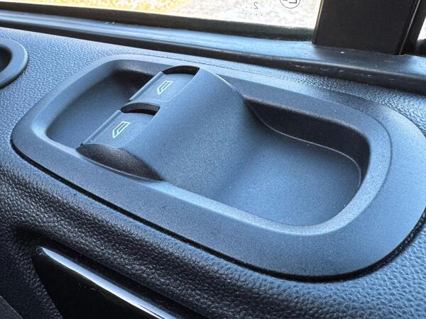 Ford Transit Custom 2.0 300 EcoBlue Limited Crew Van L1 H1 Euro 6 (s/s) 5dr at 28th