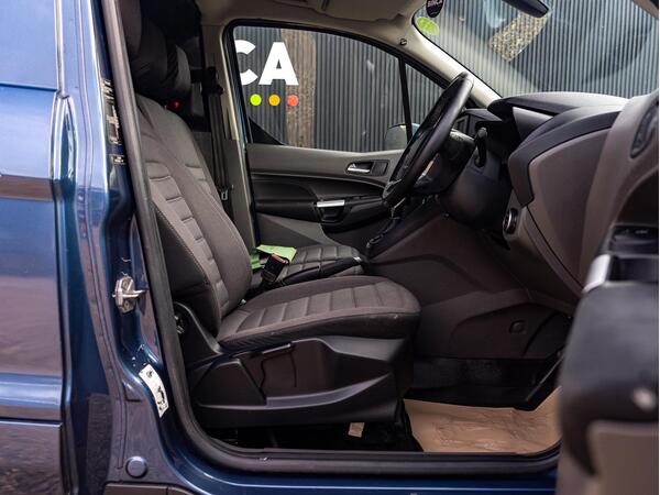 FORD TRANSIT CONNECT 240 LTD TDCI A - Image 21