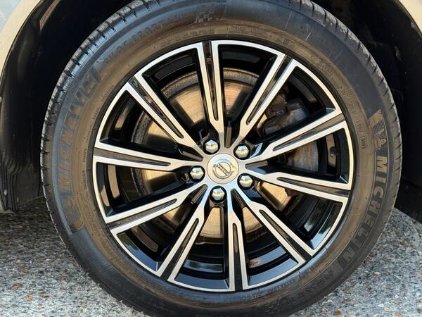 Volvo XC60 2.0 D5 PowerPulse Inscription Auto AWD Euro 6 (s/s) 5dr at 29th