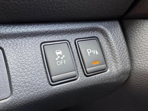 Nissan Navara 2.3 dCi Tekna Auto 4WD Euro 6 4dr at 30th