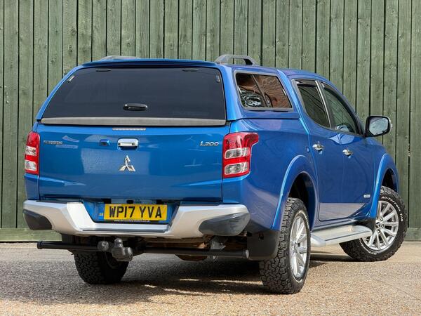 Mitsubishi L200 2.4 DI-D DC Warrior Pickup Double Cab 4dr Diesel Manual 4WD Euro 6 (178 ps)