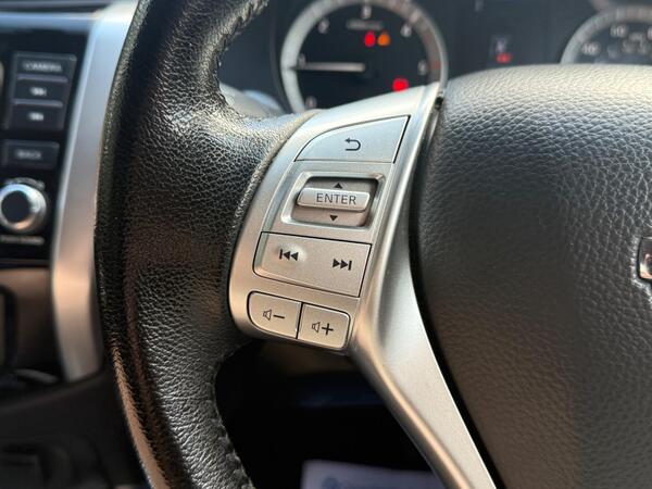 Nissan Navara 2.3 dCi Tekna Auto 4WD Euro 6 4dr