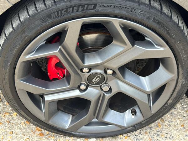 Ford Fiesta 1.5T EcoBoost ST-3 Euro 6 (s/s) 5dr