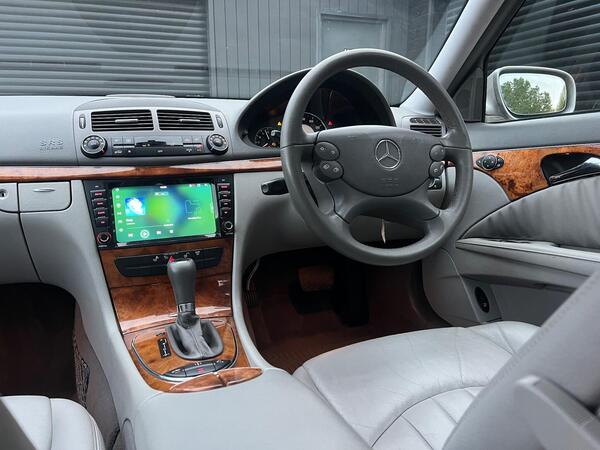 Mercedes-Benz E Class 3.5 E350 CGI Elegance G-Tronic 5dr - Image 2