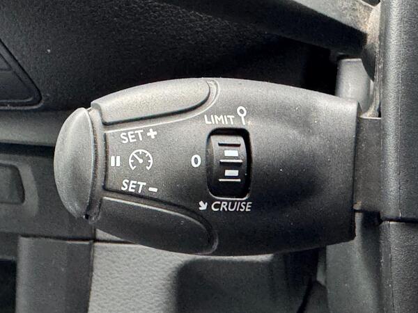 Peugeot Expert 2.0 BlueHDi 1400 Professional Plus Standard Panel Van MWB Euro 6 (s/s) 6dr at 28th