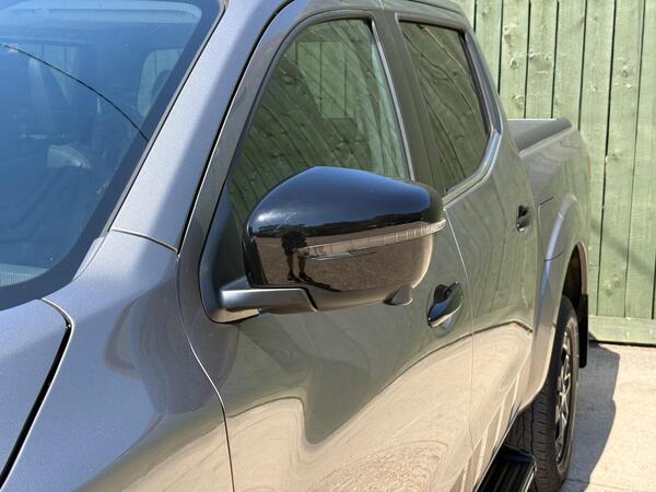 Nissan Navara 2.3 dCi N-Guard Auto 4WD Euro 6 4dr at 30th