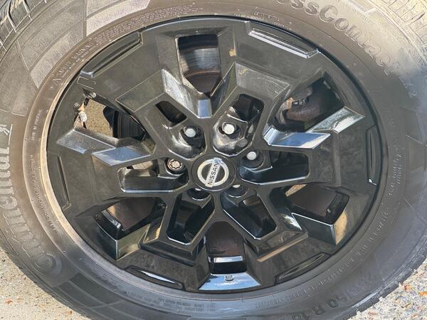 Nissan Navara 2.3 dCi N-Guard Auto 4WD Euro 6 4dr at 50th