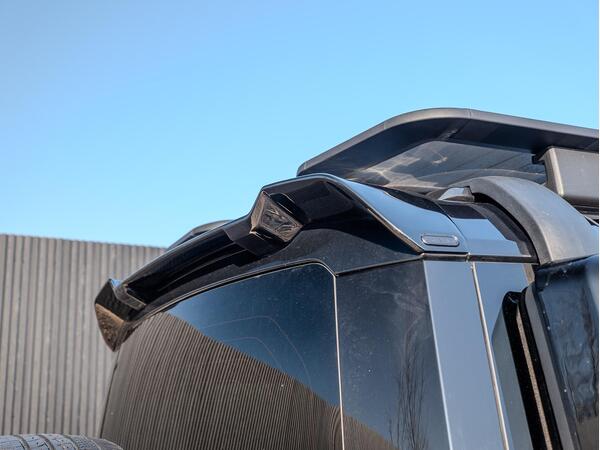 LAND ROVER DEFENDER X-DYNAMIC SE D MHEV A - Image 15
