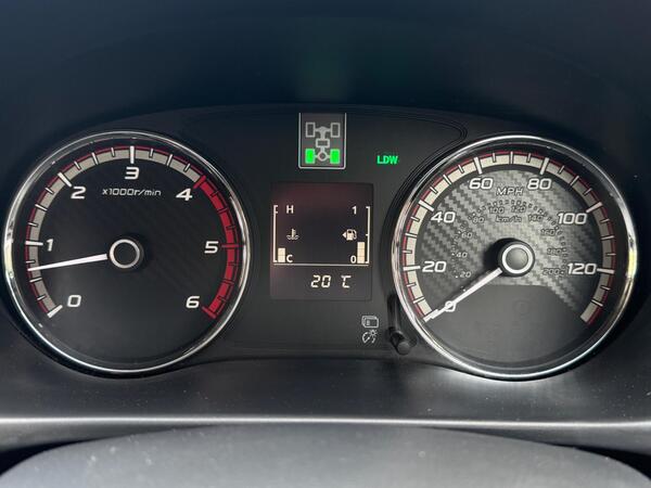 Mitsubishi L200 2.4 DI-D DC Warrior Pickup Double Cab 4dr Diesel Manual 4WD Euro 6 (178 ps)