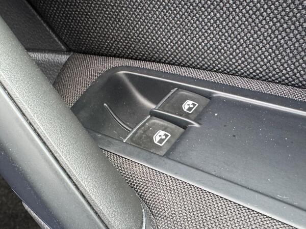 Volkswagen Golf 2.0 TDI BlueMotion Tech GTD DSG Euro 6 (s/s) 3dr at 27th