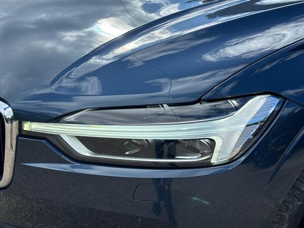 Volvo XC60 2.0 T4 Edition Auto Euro 6 (s/s) 5dr at 27th