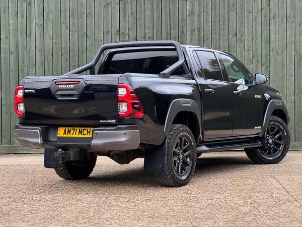 Toyota Hilux 2.8 D-4D Invincible X 4WD Euro 6 (s/s) 4dr at 15th
