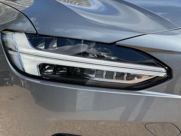 Volvo V90 2.0 D4 R-Design Auto Euro 6 (s/s) 5dr at 29th