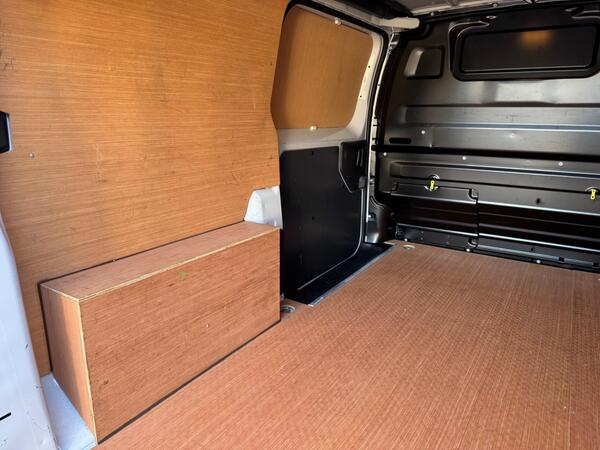 Peugeot Expert 2.0 BlueHDi 1400 Professional Premium Standard Panel Van MWB Euro 6 (s/s) 6dr