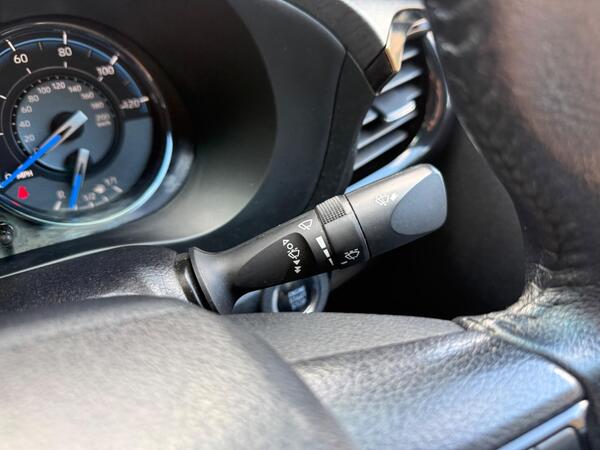 Toyota Hilux 2.8 D-4D Invincible X Auto 4WD Euro 6 (s/s) 4dr at 45th