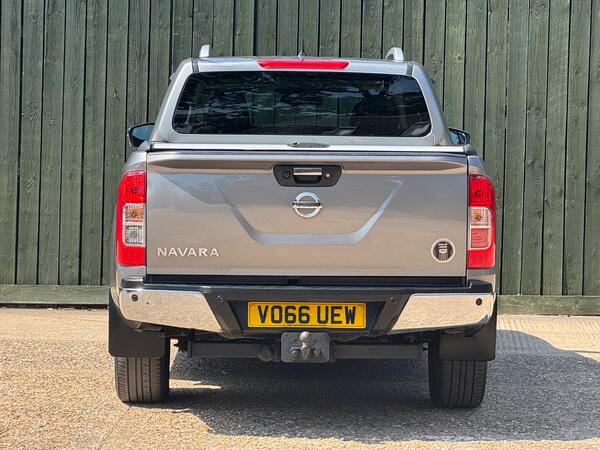 Nissan Navara 2.3 dCi Tekna 4WD Euro 6 (s/s) 4dr at 13th