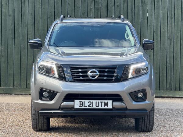 Nissan Navara 2.3 dCi N-Guard Auto 4WD Euro 6 4dr at 5th