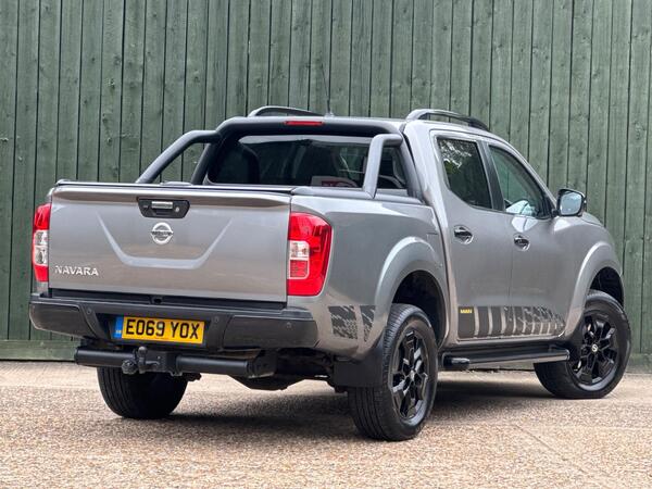 Nissan Navara 2.3 dCi N-Guard Auto 4WD Euro 6 4dr at 3th