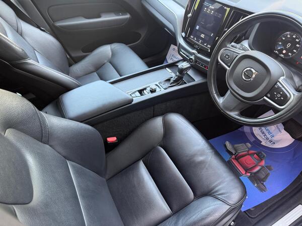Volvo XC60 2.0 D4 Momentum Auto Euro 6 (s/s) 5dr at 7th
