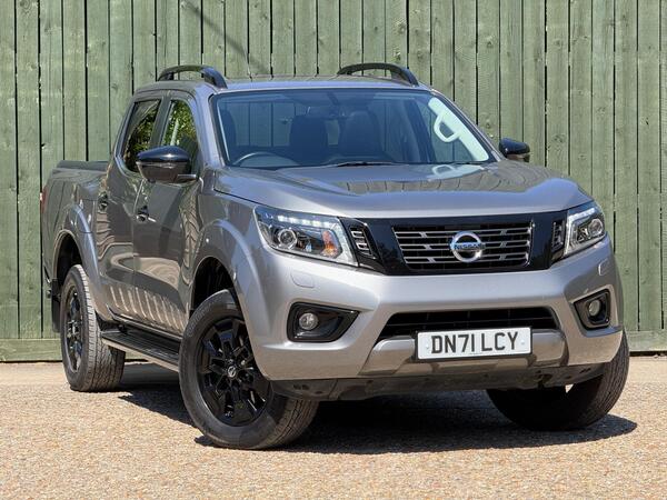 Nissan Navara 2.3 dCi N-Guard Auto 4WD Euro 6 4dr at 0th