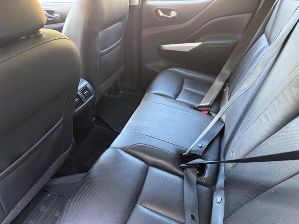 Nissan Navara 2.3 dCi Tekna 4WD Euro 6 (s/s) 4dr