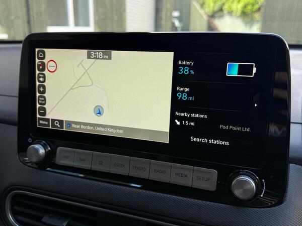 Hyundai KONA 64kWh Premium SE Auto 5dr (7kW Charger)