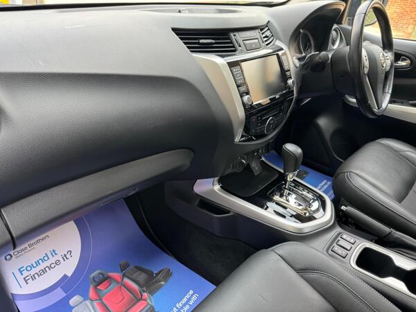 Nissan Navara 2.3 dCi N-Guard Auto 4WD Euro 6 4dr