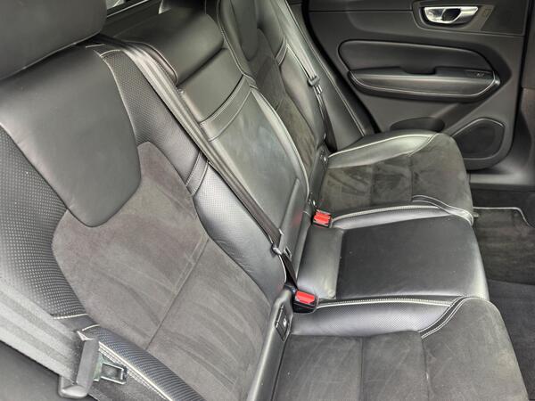 Volvo XC60 2.0 D5 PowerPulse R-Design Pro Auto AWD Euro 6 (s/s) 5dr