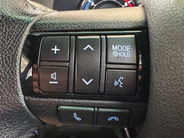 Toyota Hilux 2.8 D-4D Invincible X 4WD Euro 6 (s/s) 4dr at 21th