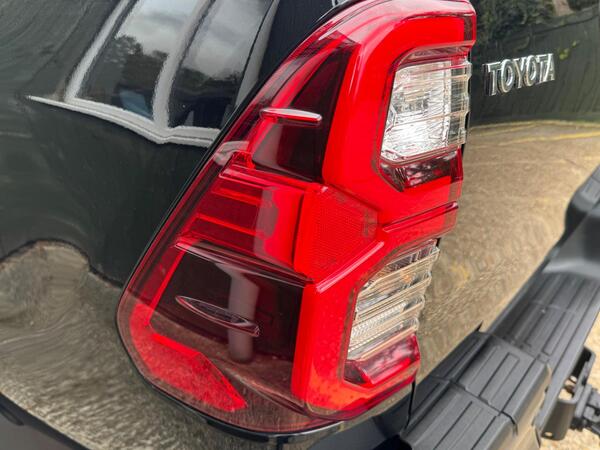 Toyota Hilux 2.8 D-4D Invincible X 4WD Euro 6 (s/s) 4dr at 43th
