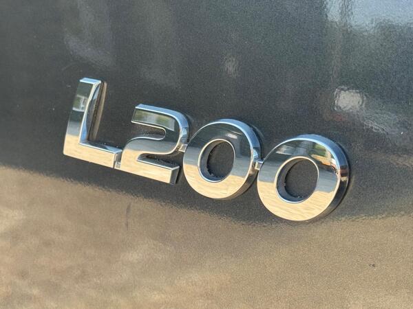 Mitsubishi L200 2.2 DI-D DC Warrior 4WD Euro 6 (s/s) 4dr
