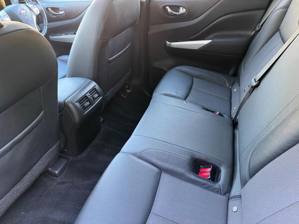 Nissan Navara 2.3 dCi N-Guard Auto 4WD Euro 6 4dr at 16th