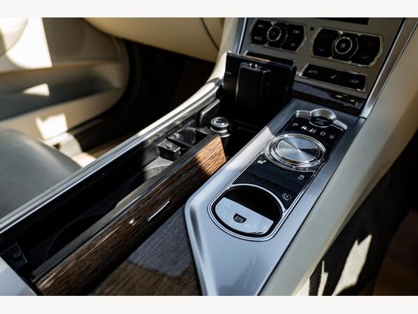 JAGUAR XF PREMIUM LUXURY D AUTO - Image 32