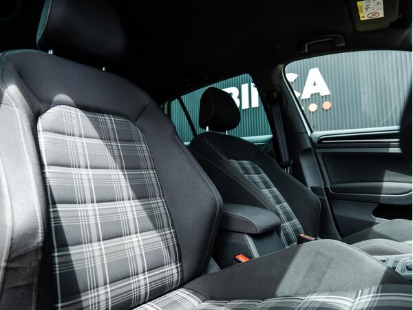 VOLKSWAGEN GOLF GTD S-A - Image 21