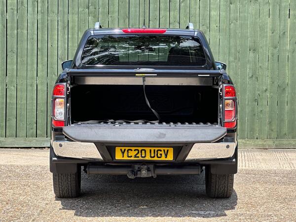 Nissan Navara 2.3 dCi Tekna 4WD Euro 6 (s/s) 4dr at 13th
