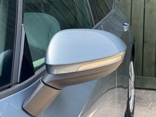 Volkswagen ID.3 Pro Performance 58kWh Style Auto 5dr at 44th