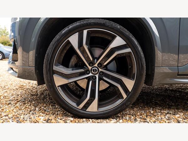 VOLVO XC90 R-DESIGN B5 MHEV AWD AUTO - Image 16