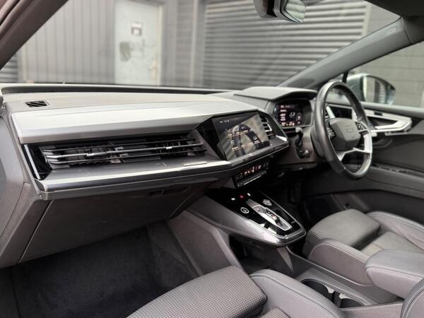 Audi Q4 e-tron 40 S line Auto 5dr 82kWh - Image 3