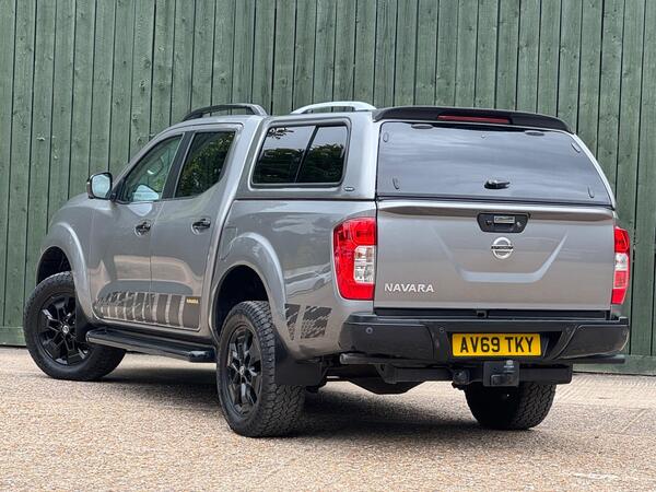 Nissan Navara 2.3 dCi N-Guard Auto 4WD Euro 6 4dr at 9th