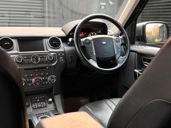 Land Rover Discovery 4 3.0 SD V6 XS Auto 4WD Euro 5 5dr - Image 2