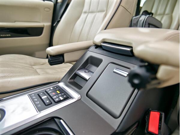 LAND ROVER RANGE ROVER WESTMINSTER TDV8 A - Image 20