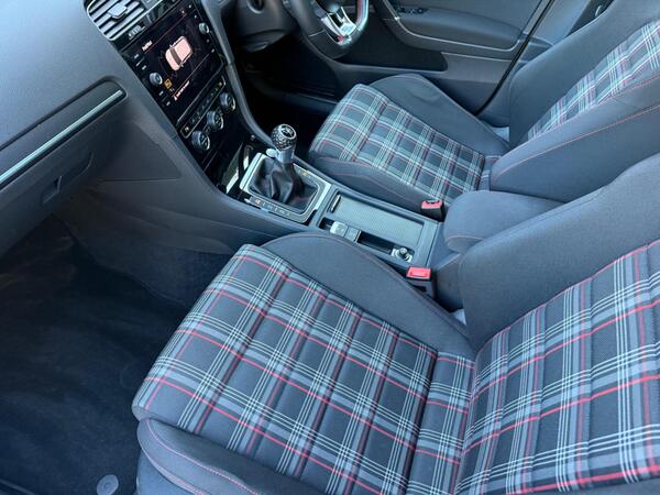 Volkswagen Golf 2.0 TSI GTI Performance Euro 6 (s/s) 5dr at 24th