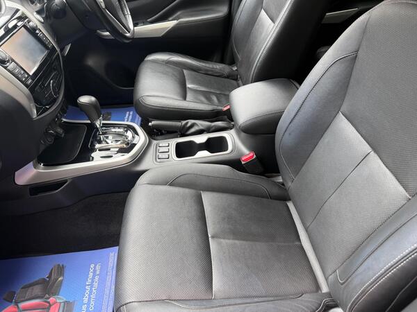 Nissan Navara 2.3 dCi Tekna Auto 4WD Euro 6 4dr at 12th